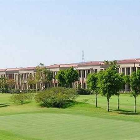 Lemon Tree Hotel, Tarudhan Valley, Manesar Gurgaon Eksteriør bilde