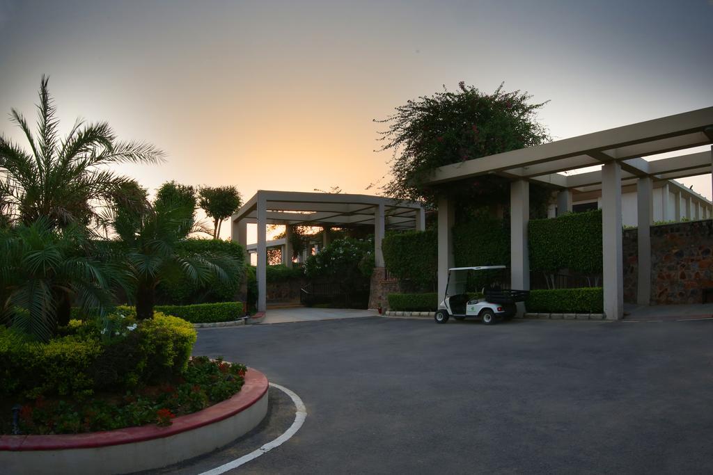 Lemon Tree Hotel, Tarudhan Valley, Manesar Gurgaon Eksteriør bilde