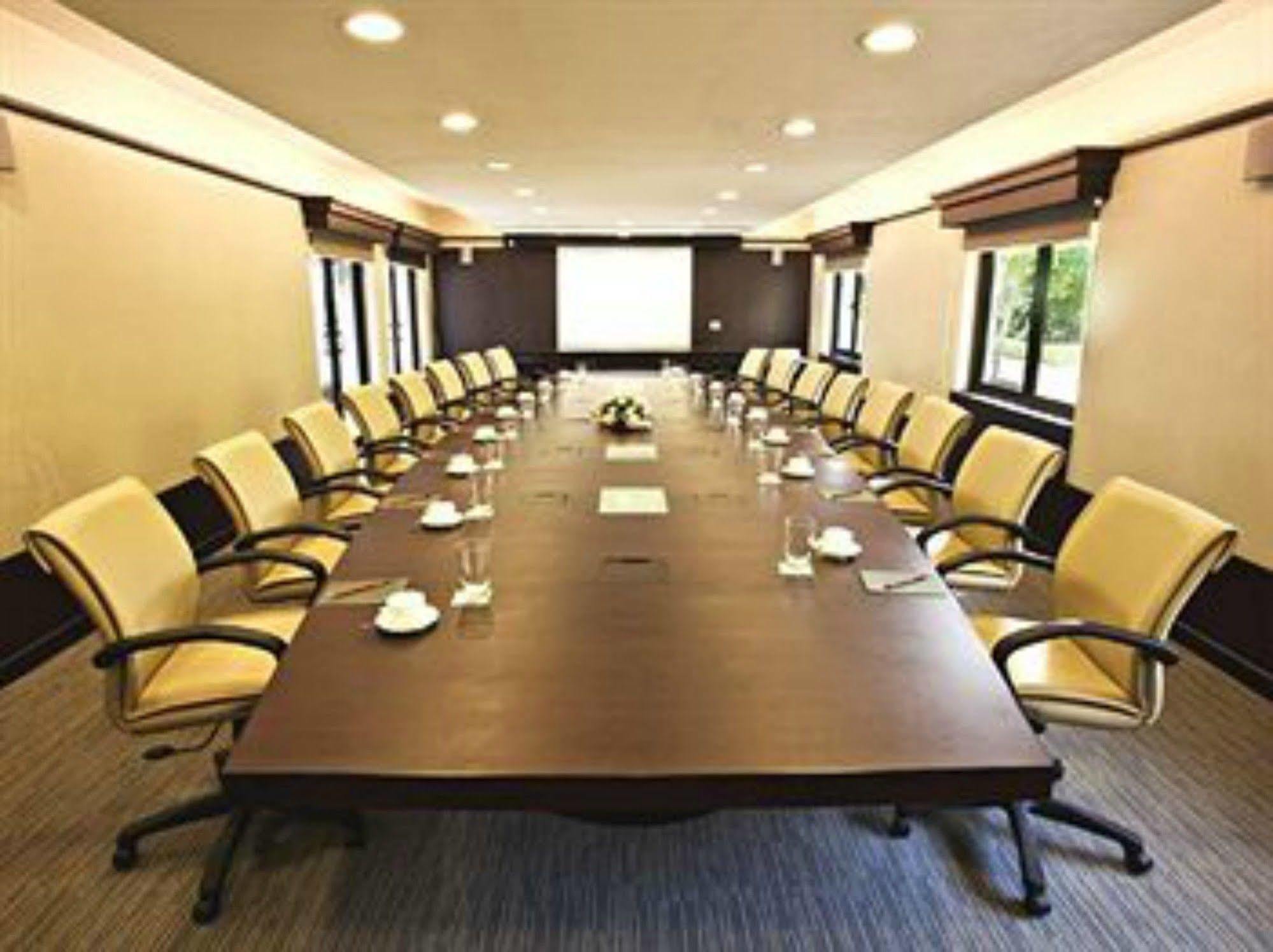 Lemon Tree Hotel, Tarudhan Valley, Manesar Gurgaon Eksteriør bilde