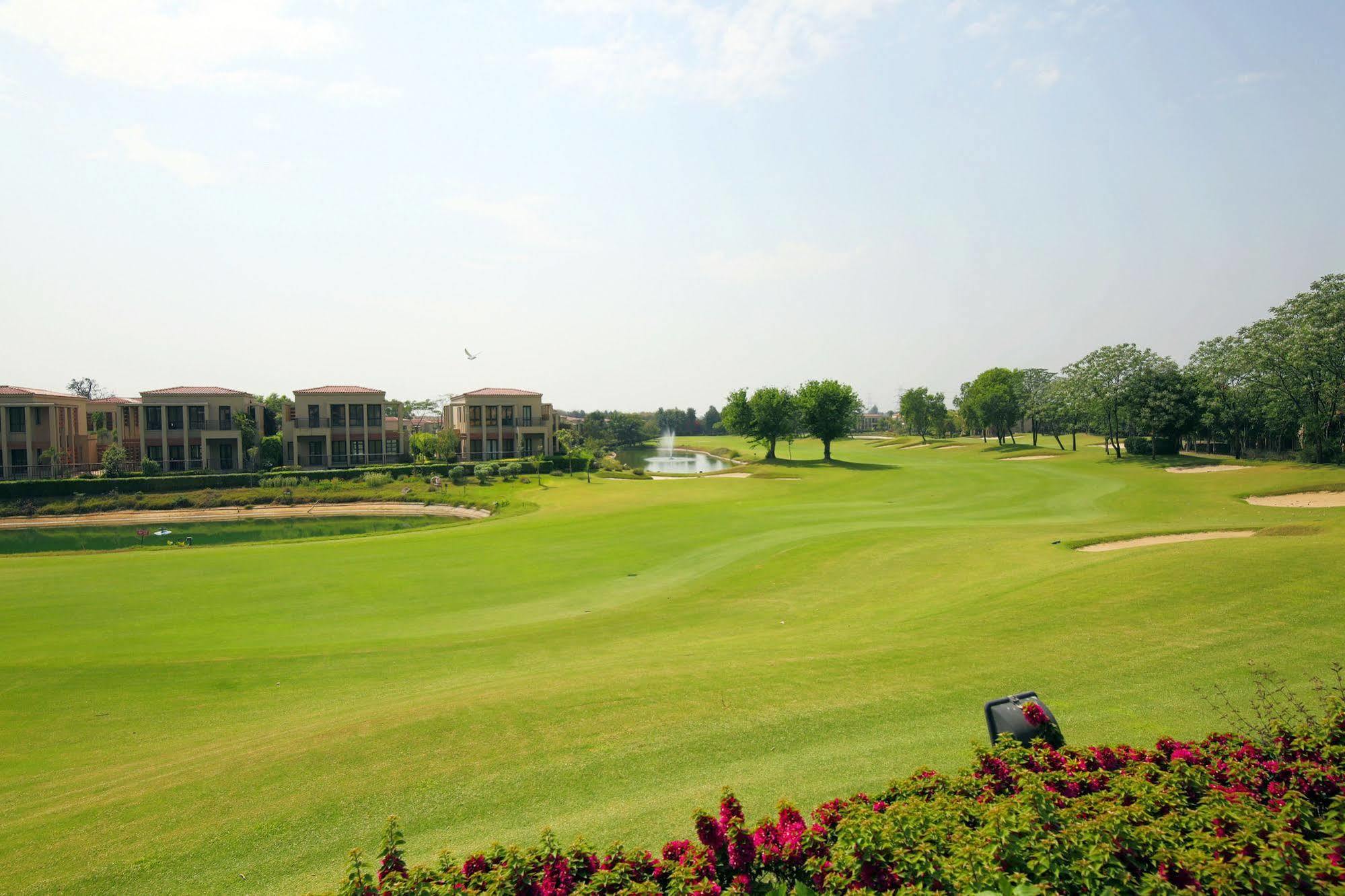 Lemon Tree Hotel, Tarudhan Valley, Manesar Gurgaon Eksteriør bilde