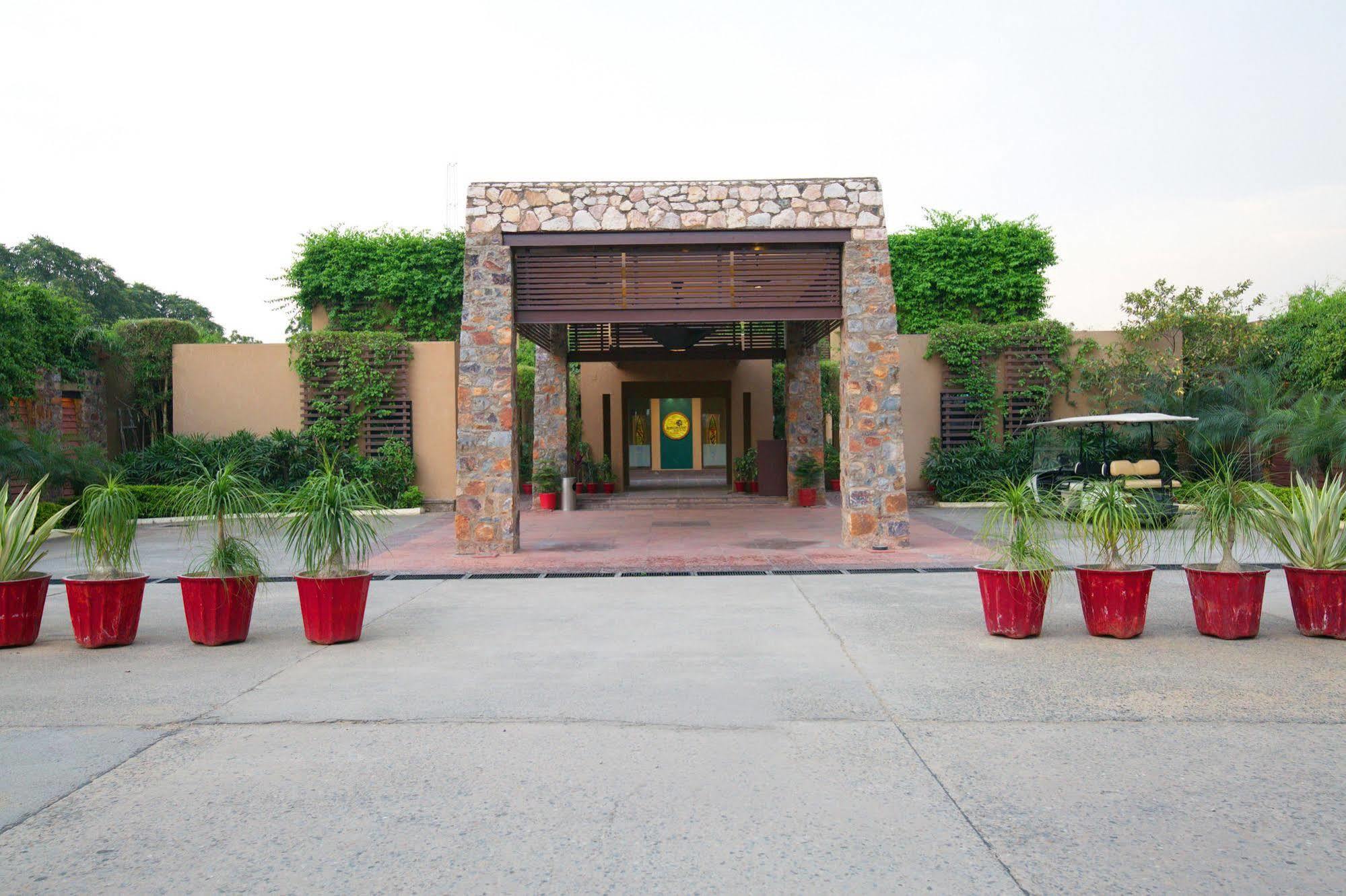 Lemon Tree Hotel, Tarudhan Valley, Manesar Gurgaon Eksteriør bilde